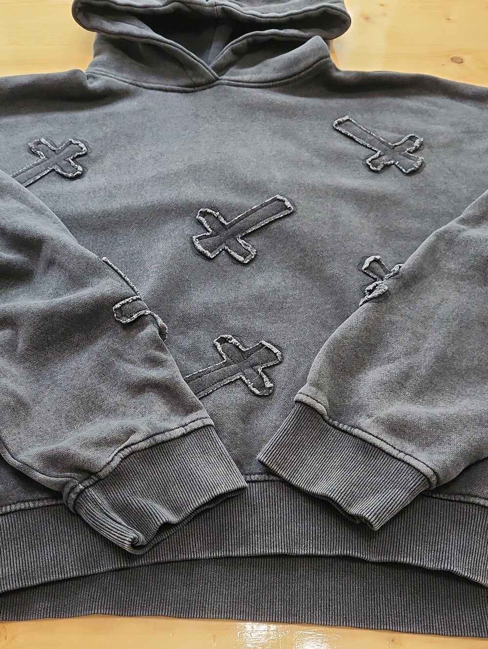 Daisy Street Black Cross Patch Cropped Hoodie Pullover Size XS OVERSIZED - Picture 10 of 15